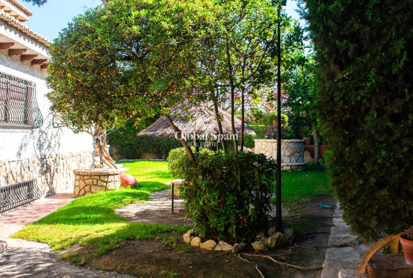 Revente - VILLA -
ALICANTE - Albufereta