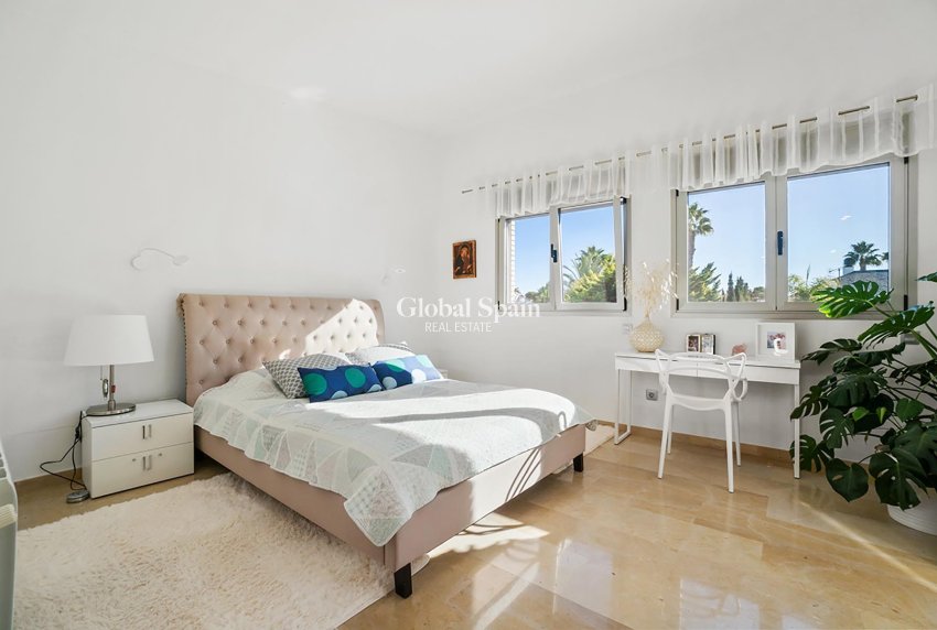 Revente - VILLA -
ALICANTE - CAMPOAMOR