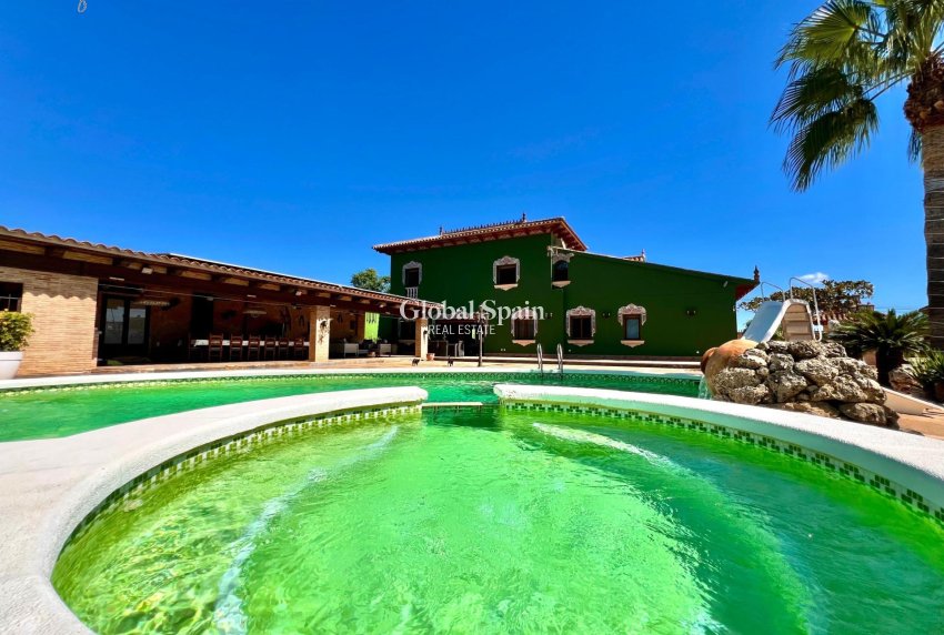 Revente - VILLA -
ALMORADÍ - Comunidad Valenciana