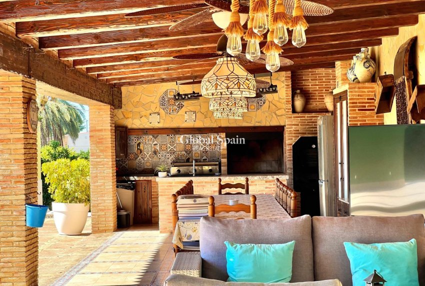 Revente - VILLA -
ALMORADÍ - Comunidad Valenciana