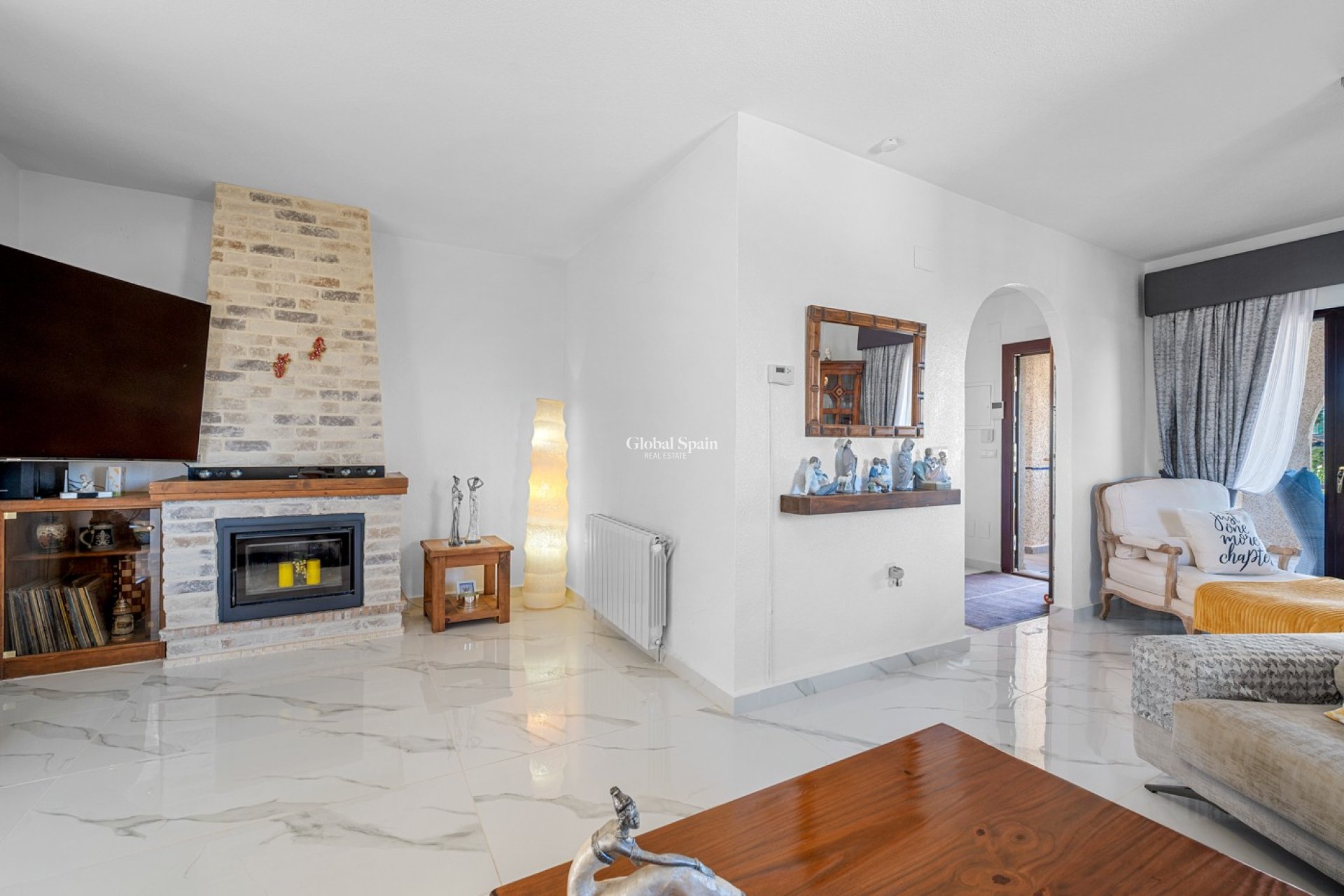 Revente - VILLA -
ALMORADÍ - Inland