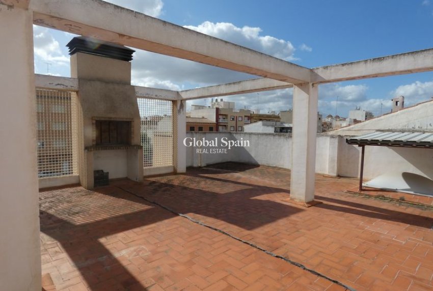 Revente - VILLA -
ALMORADÍ - Inland