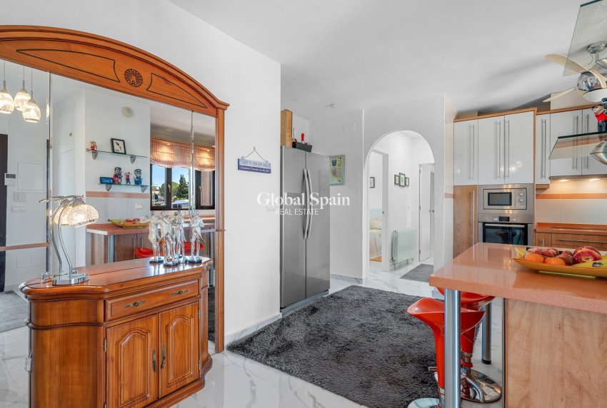 Revente - VILLA -
ALMORADÍ - Inland