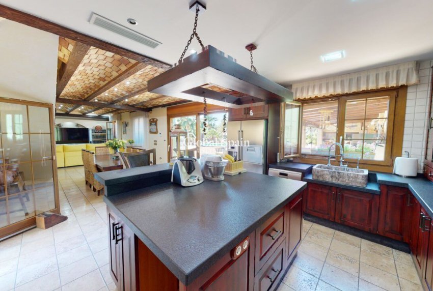 Revente - VILLA -
ALMORADÍ - Inland