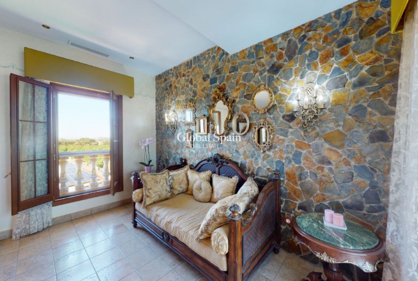 Revente - VILLA -
ALMORADÍ - Inland