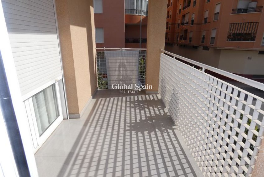 Revente - VILLA -
ALMORADÍ - Inland