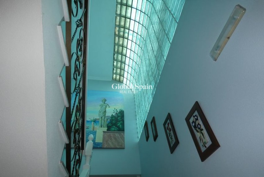 Revente - VILLA -
ALMORADÍ - Inland