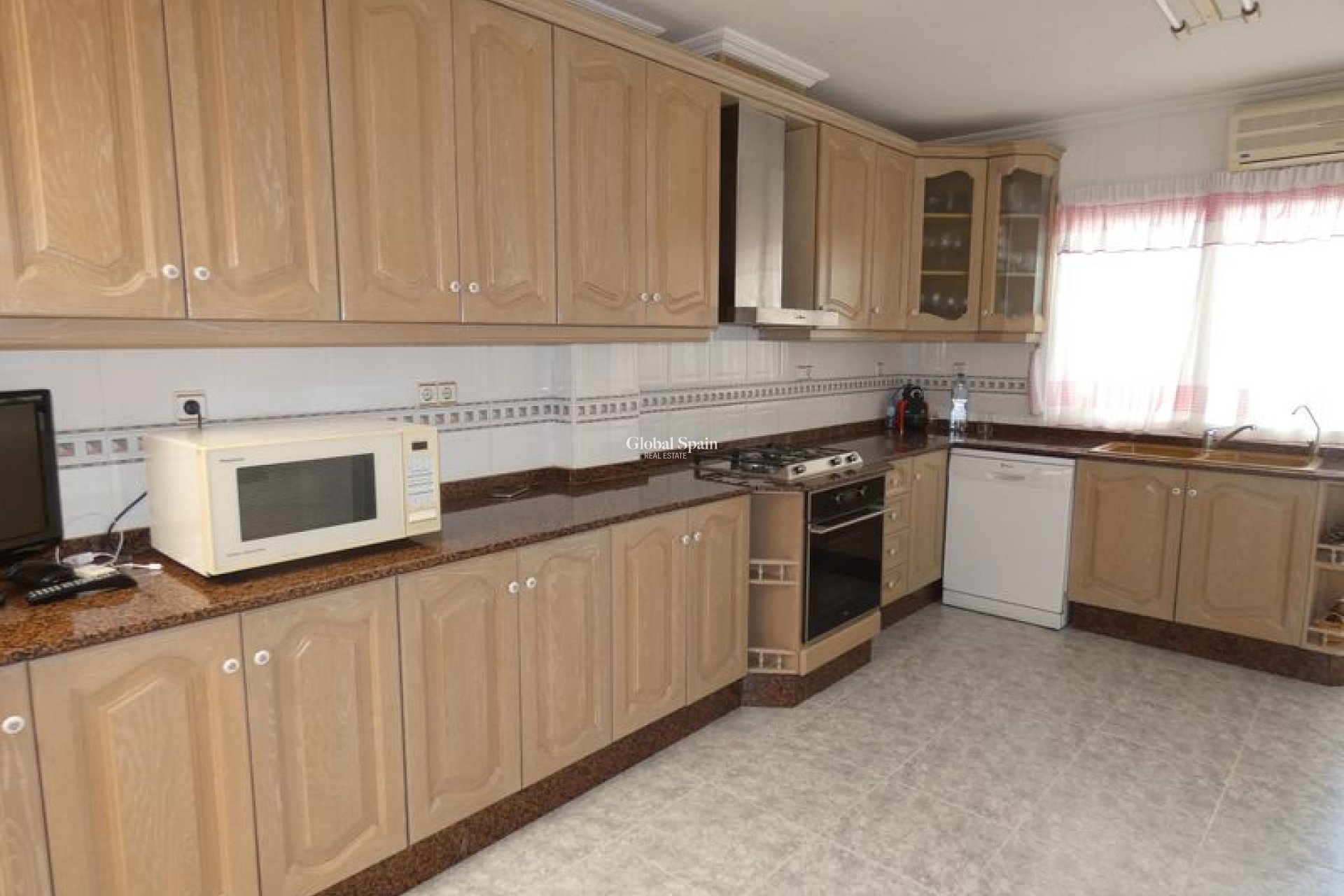 Revente - VILLA -
ALMORADÍ - Inland