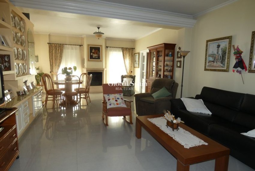 Revente - VILLA -
ALMORADÍ - Inland