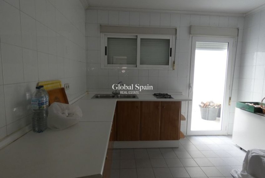 Revente - VILLA -
ALMORADÍ - Inland