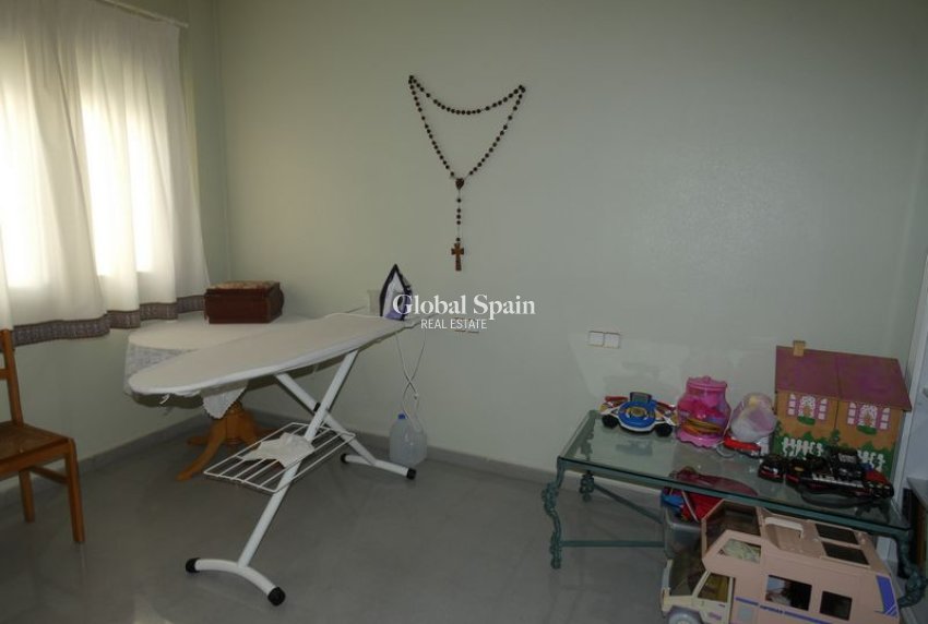 Revente - VILLA -
ALMORADÍ - Inland