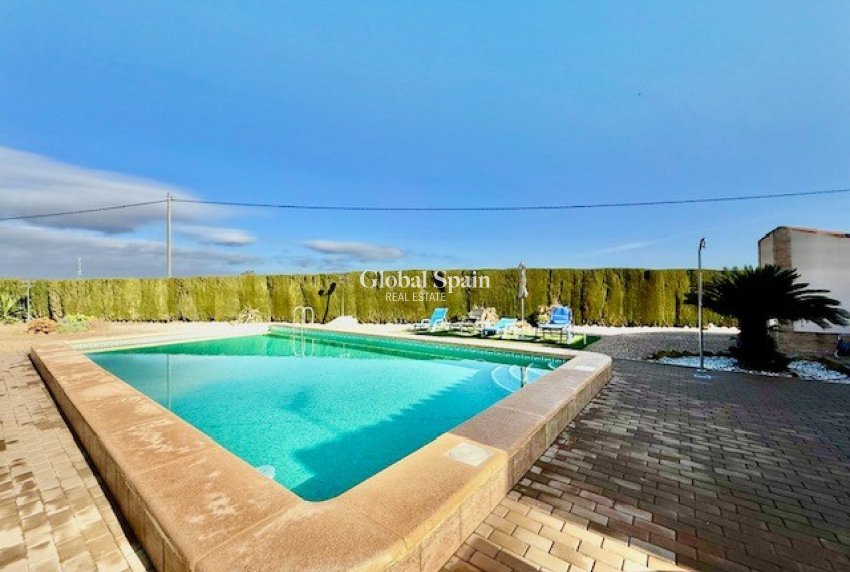 Revente - VILLA -
AVILESES - Inland