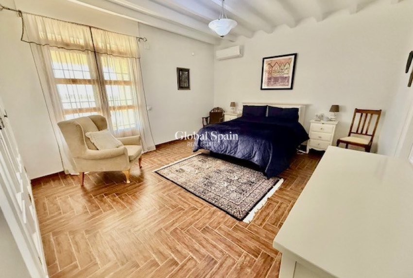 Revente - VILLA -
AVILESES - Inland