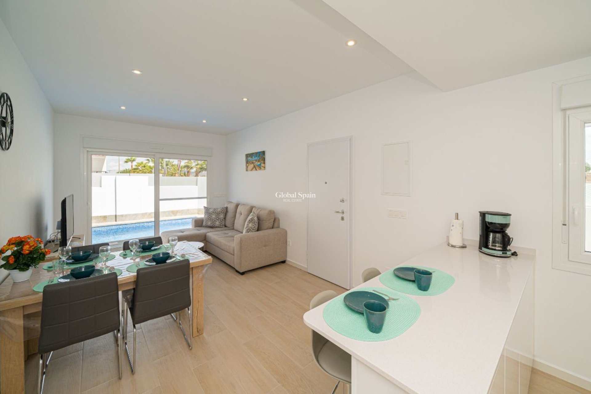 Revente - VILLA -
AVILESES - Inland