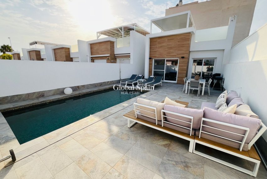 Revente - VILLA -
AVILESES - Inland