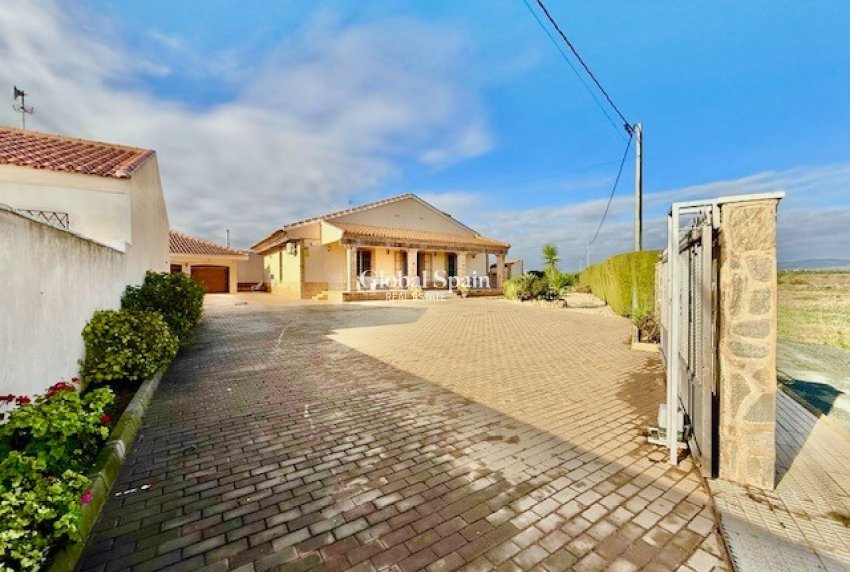 Revente - VILLA -
AVILESES - Inland