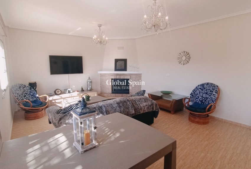 Revente - VILLA -
AVILESES - Inland