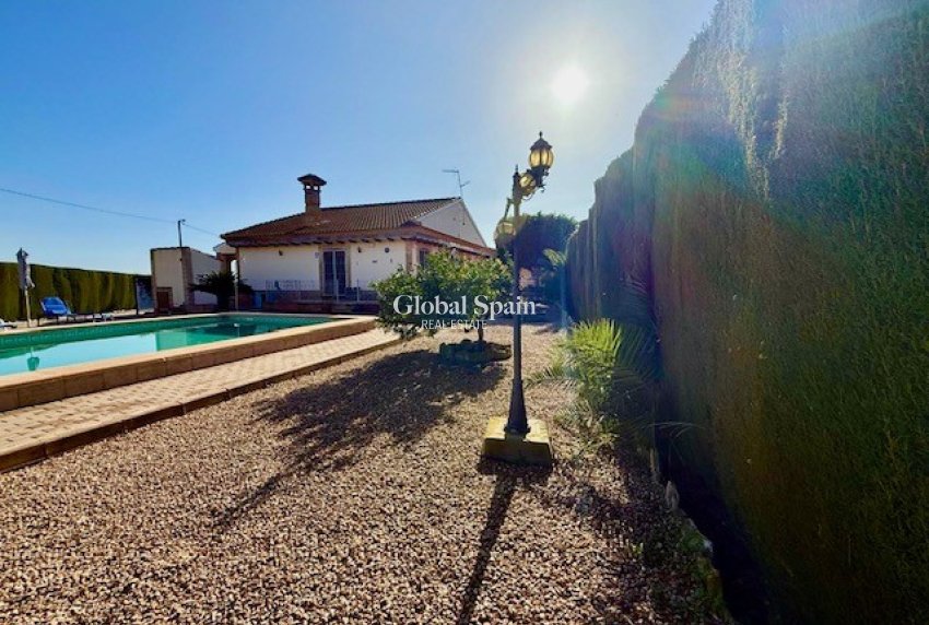 Revente - VILLA -
AVILESES - Inland