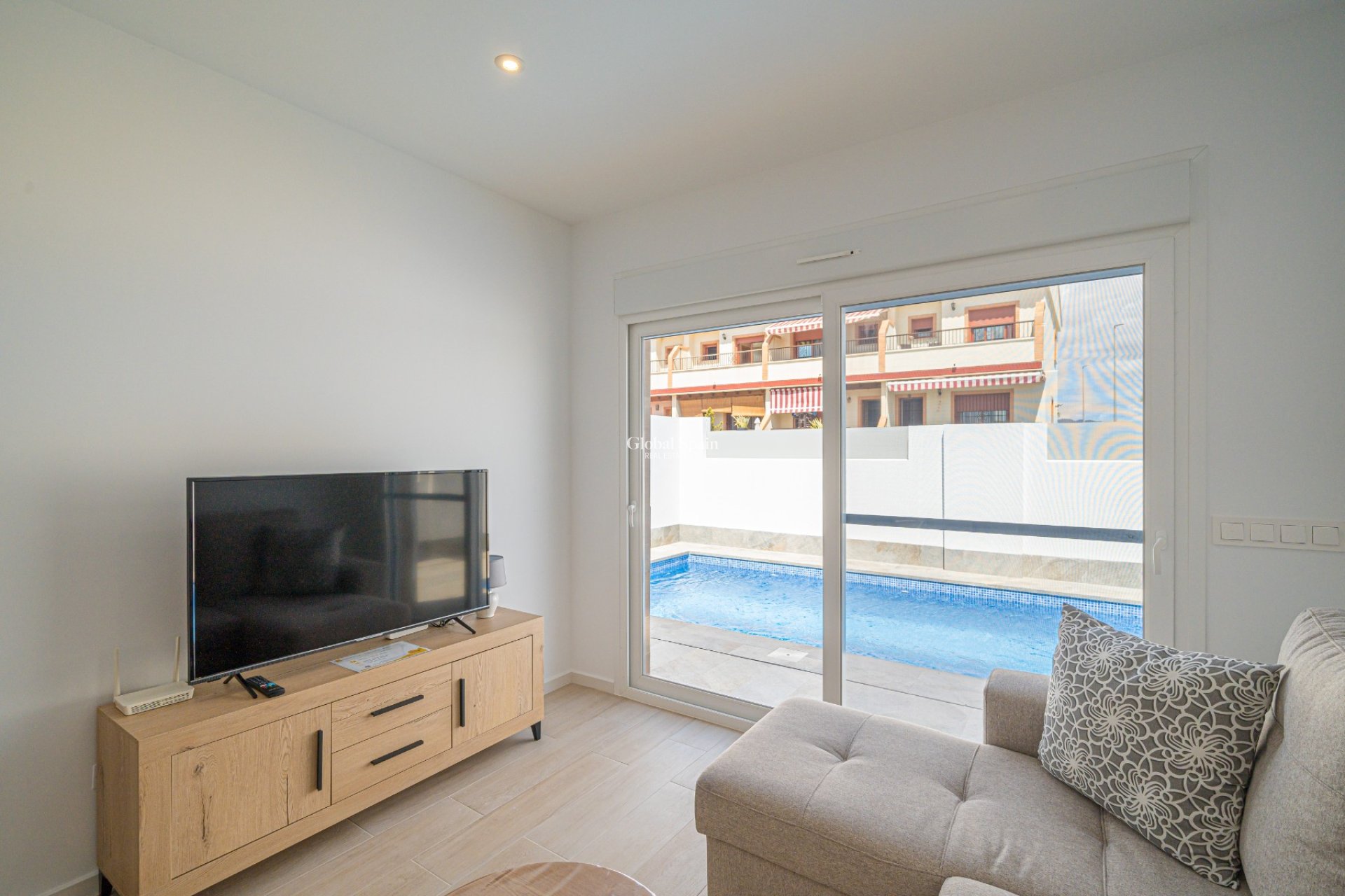 Revente - VILLA -
AVILESES - Inland