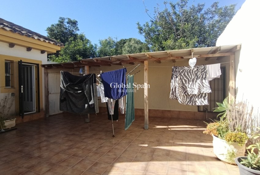 Revente - VILLA -
AVILESES - Inland