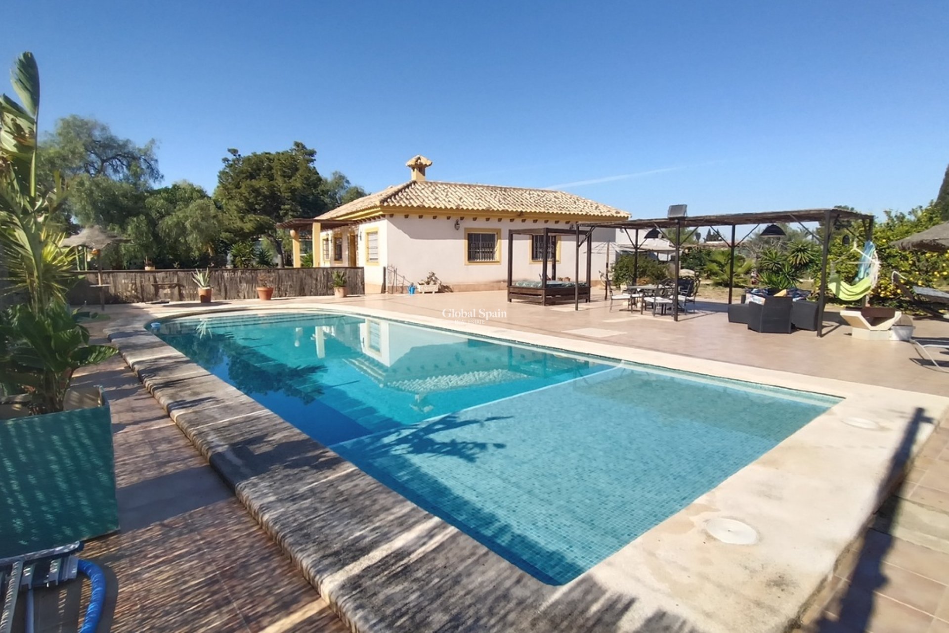 Revente - VILLA -
AVILESES - Inland