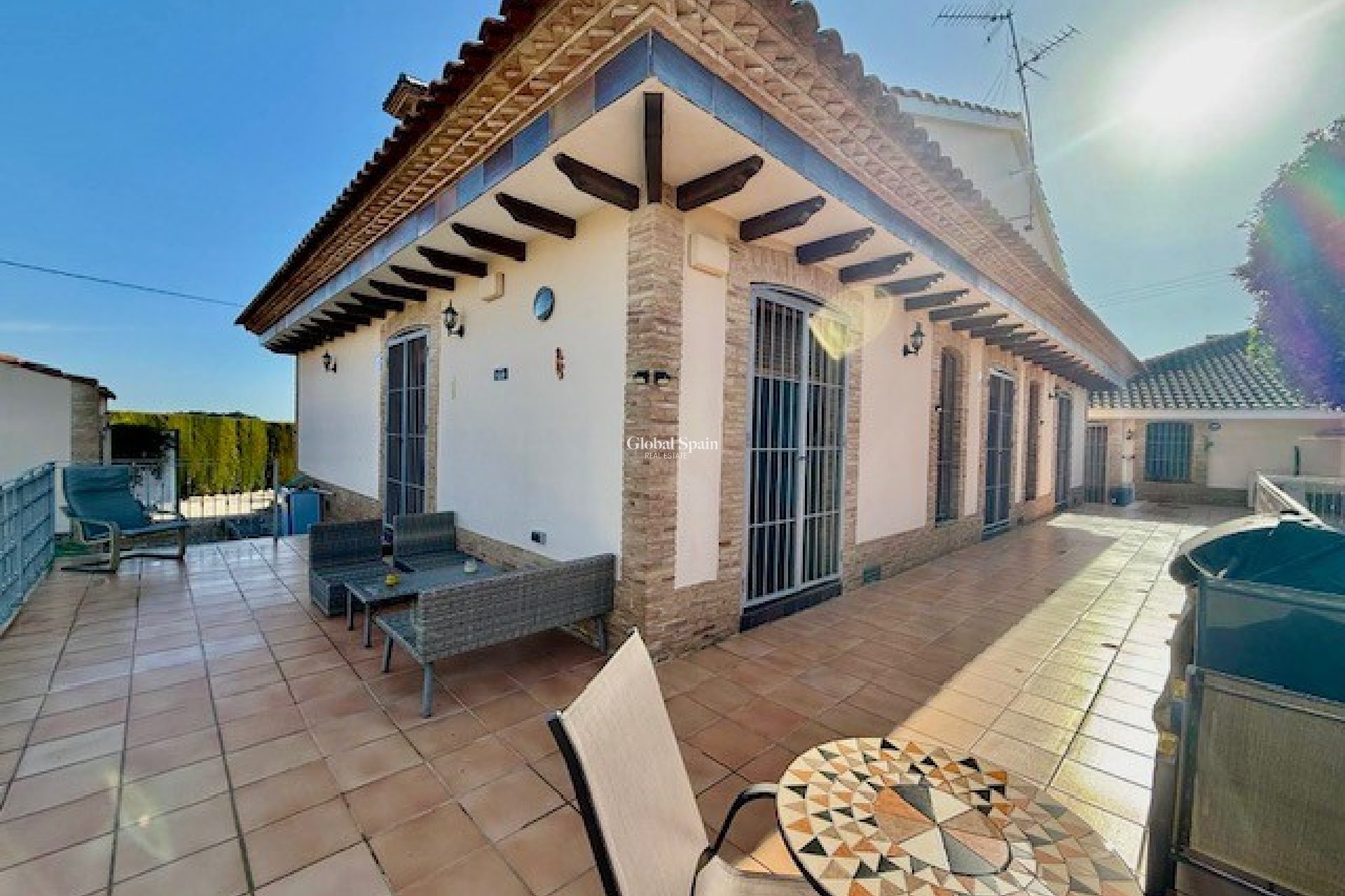 Revente - VILLA -
AVILESES - Inland