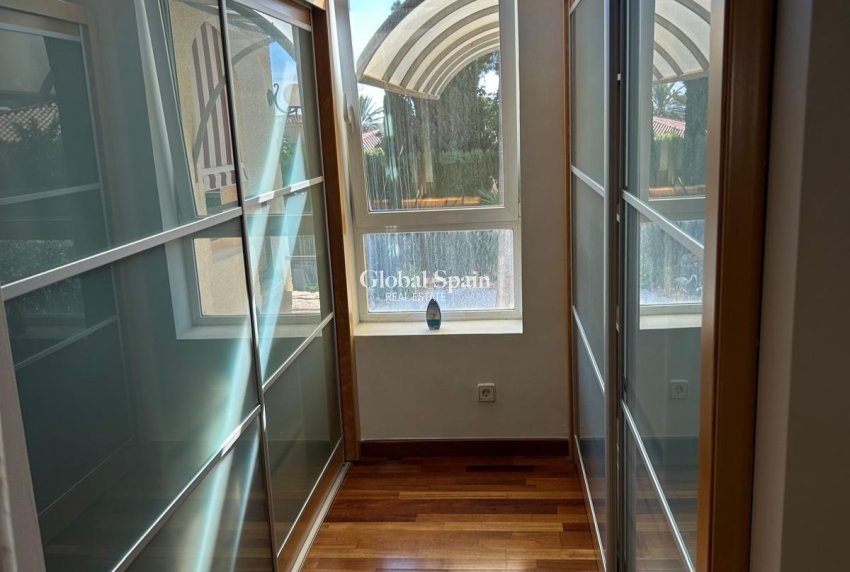 Revente - VILLA -
BENIDORM - Levante