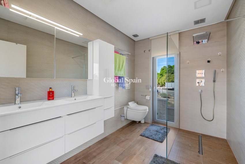 Revente - VILLA -
BENIJÓFAR - Costa Blanca