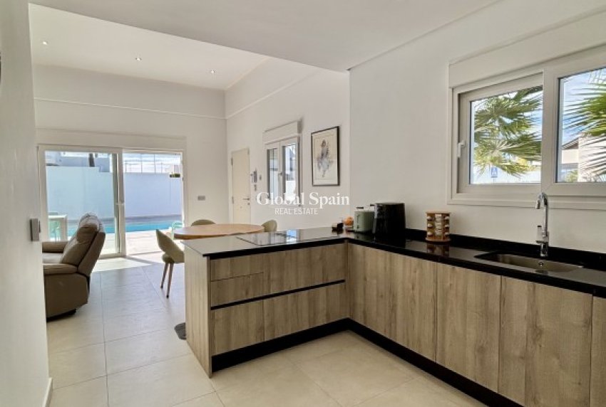 Revente - VILLA -
BENIJÓFAR - Costa Blanca