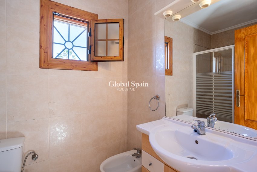 Revente - VILLA -
BENIJÓFAR - Costa Blanca