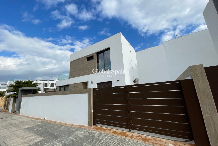Revente - VILLA -
BENIJÓFAR - Costa Blanca