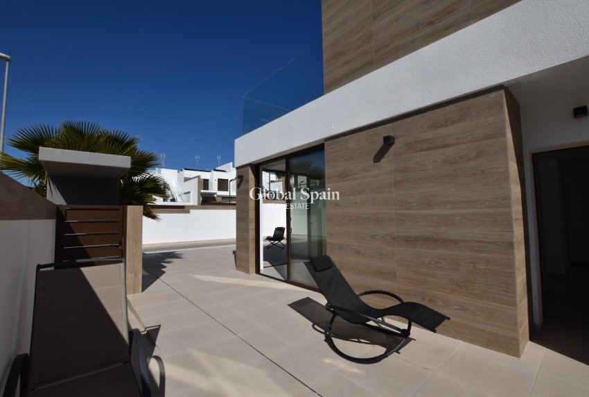 Revente - VILLA -
BENIJÓFAR - Costa Blanca