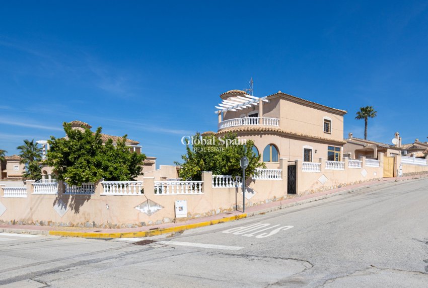 Revente - VILLA -
BENIJÓFAR - Costa Blanca