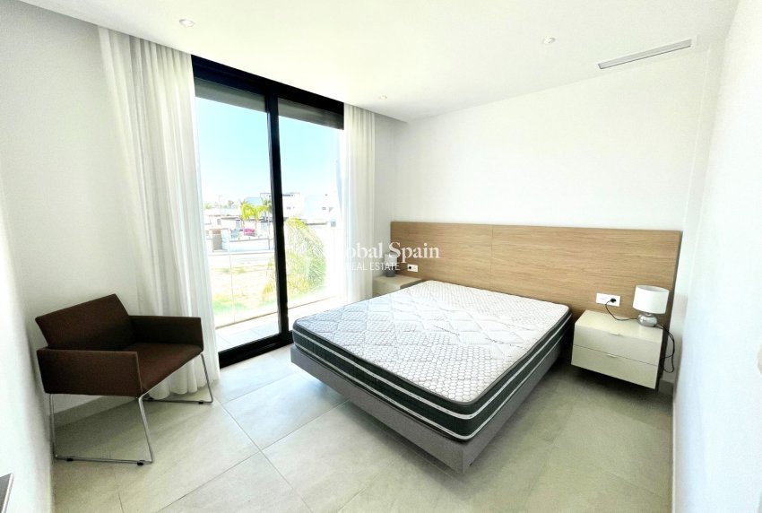 Revente - VILLA -
BENIJÓFAR - Costa Blanca