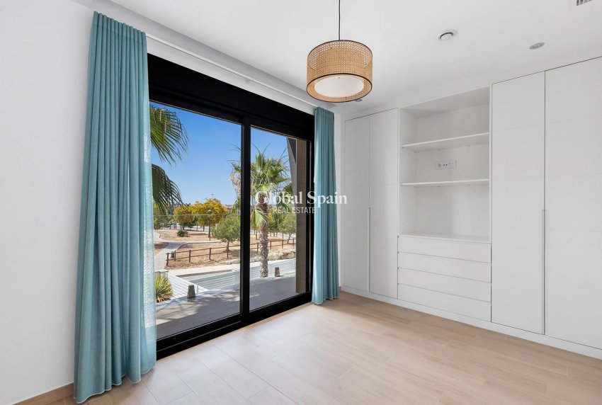 Revente - VILLA -
BENIJÓFAR - Costa Blanca