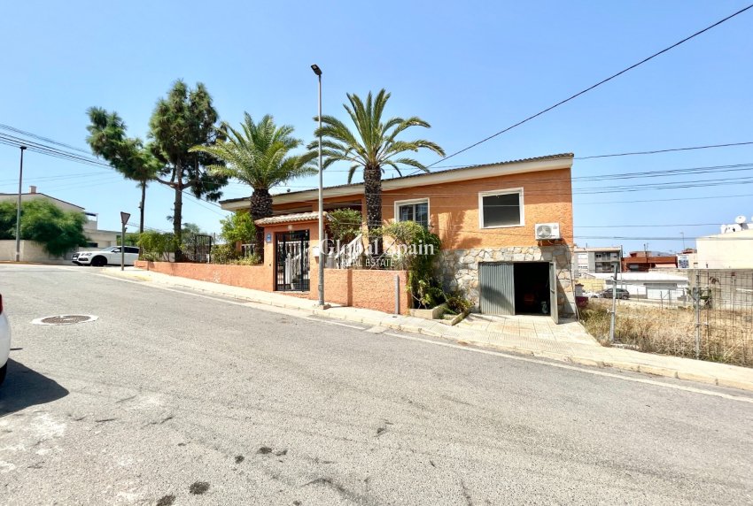 Revente - VILLA -
BENIJÓFAR - Costa Blanca