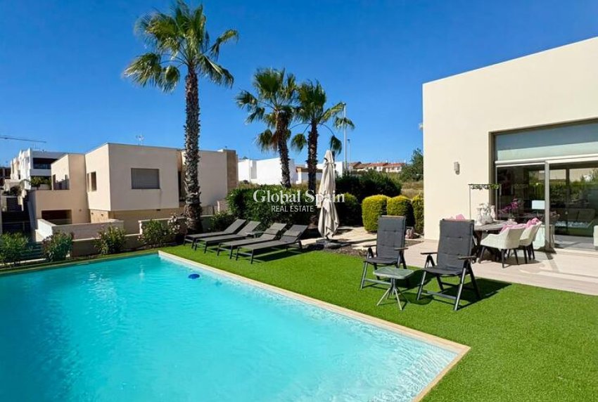 Revente - VILLA -
BENIJÓFAR - Costa Blanca