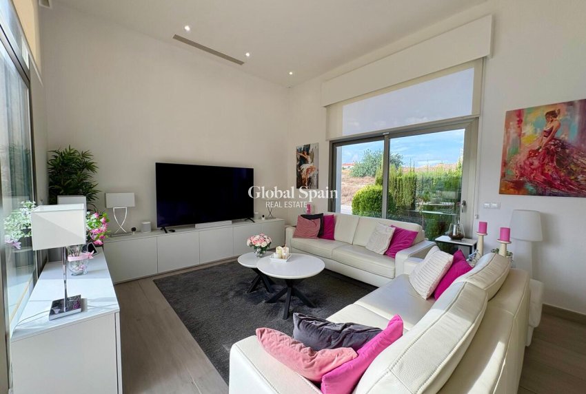 Revente - VILLA -
BENIJÓFAR - Costa Blanca