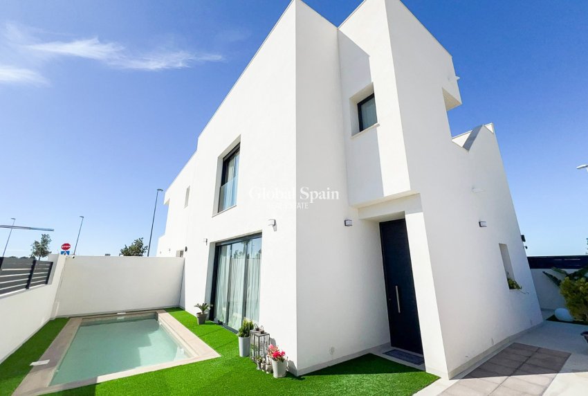 Revente - VILLA -
BENIJÓFAR