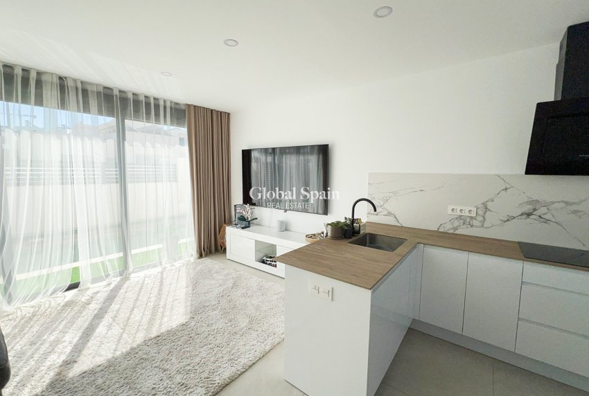 Revente - VILLA -
BENIJÓFAR