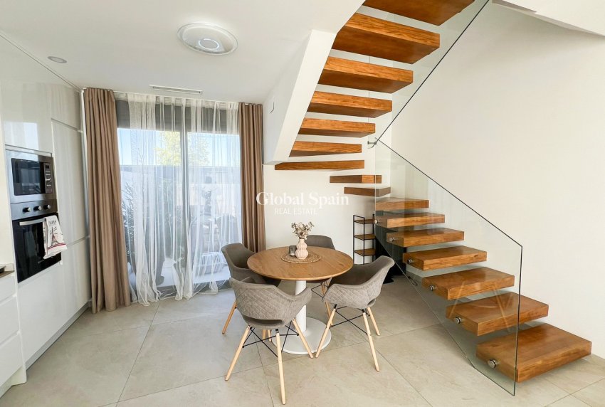 Revente - VILLA -
BENIJÓFAR