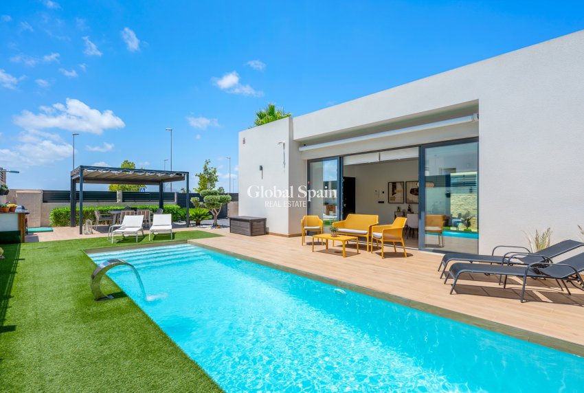 Revente - VILLA -
BENIJÓFAR