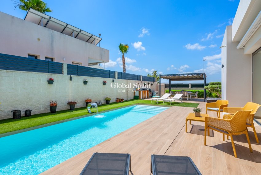 Revente - VILLA -
BENIJÓFAR