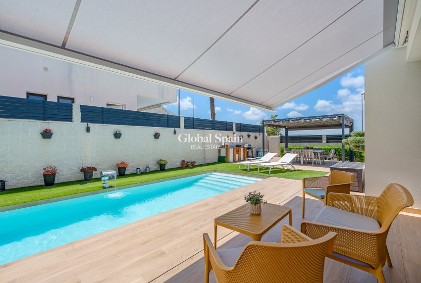 Revente - VILLA -
BENIJÓFAR