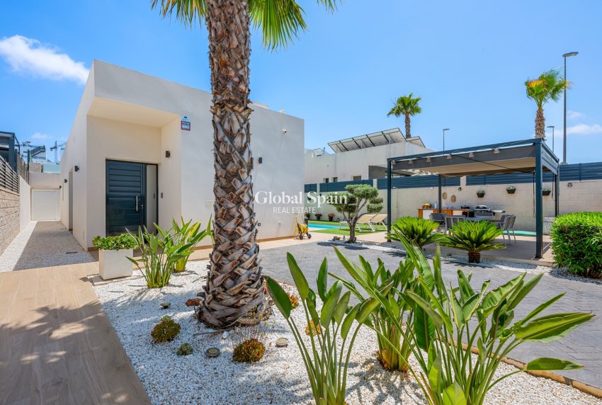 Revente - VILLA -
BENIJÓFAR