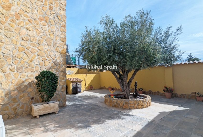 Revente - VILLA -
BIGASTRO - Inland