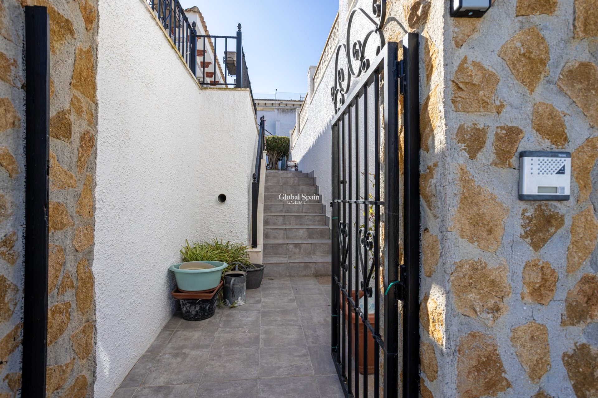 Revente - VILLA -
BIGASTRO - Inland