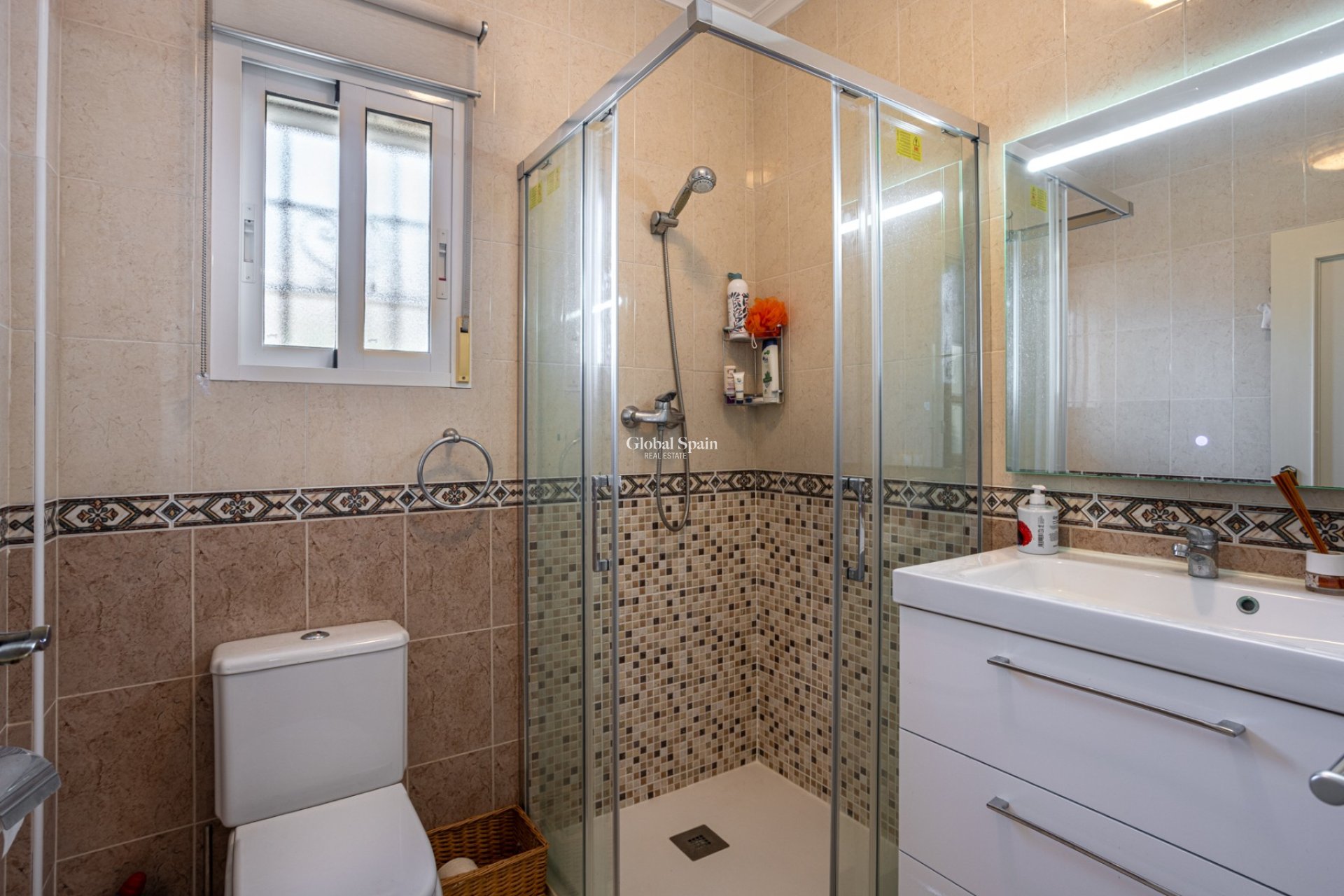 Revente - VILLA -
BIGASTRO - Inland