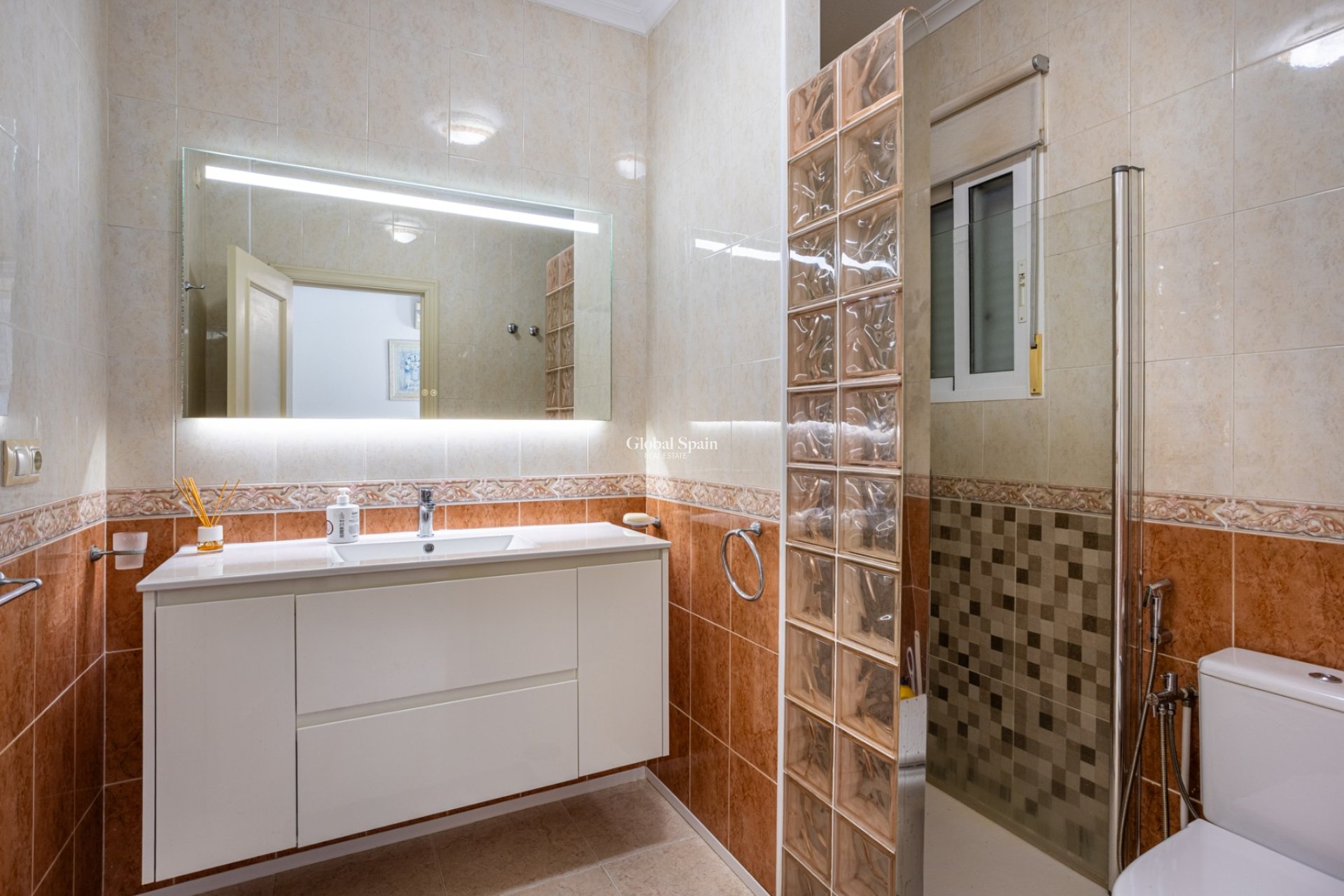 Revente - VILLA -
BIGASTRO - Inland