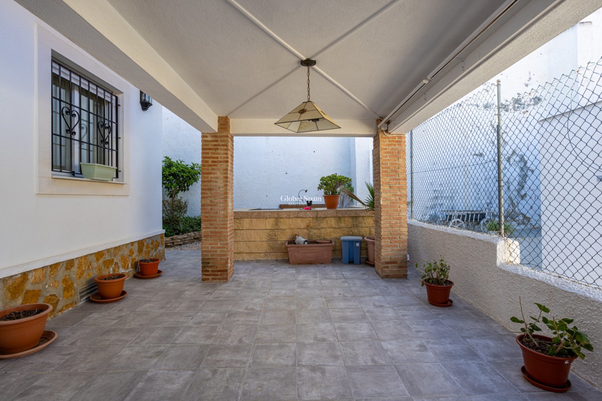 Revente - VILLA -
BIGASTRO - Inland